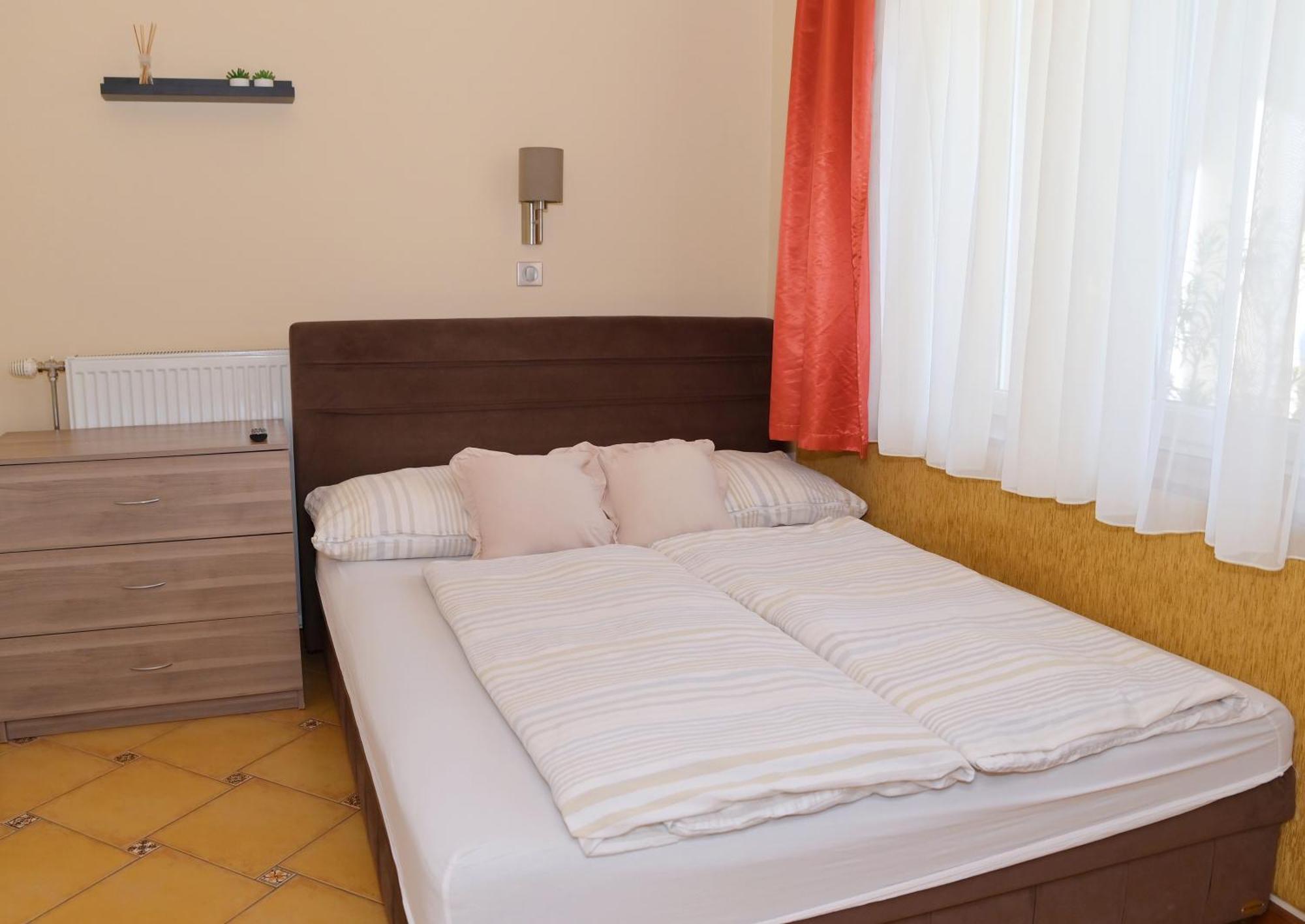 Makotel Apartmanhaz Екстер'єр фото