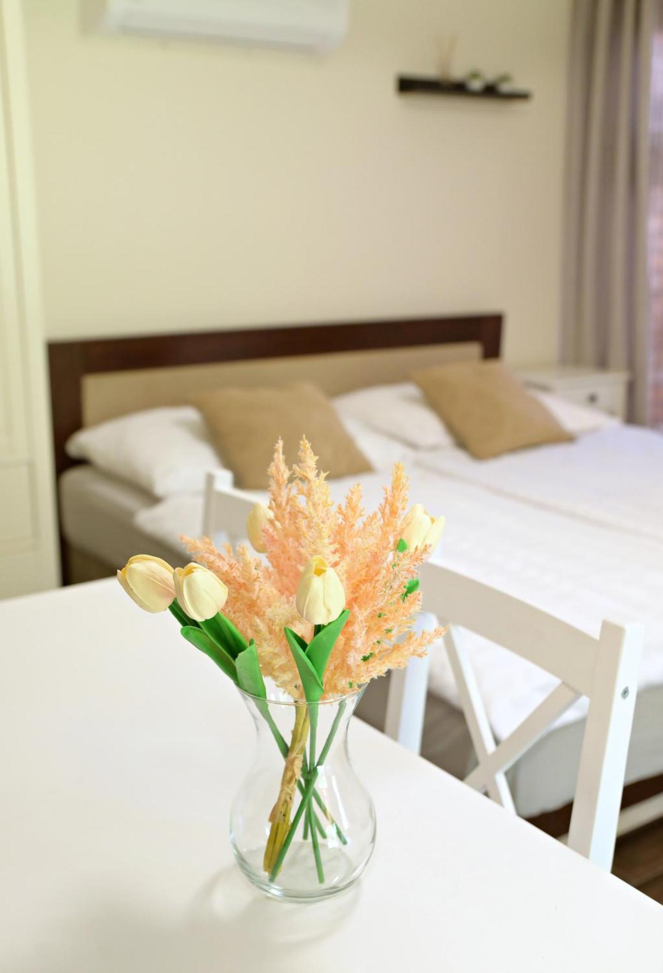 Makotel Apartmanhaz Екстер'єр фото